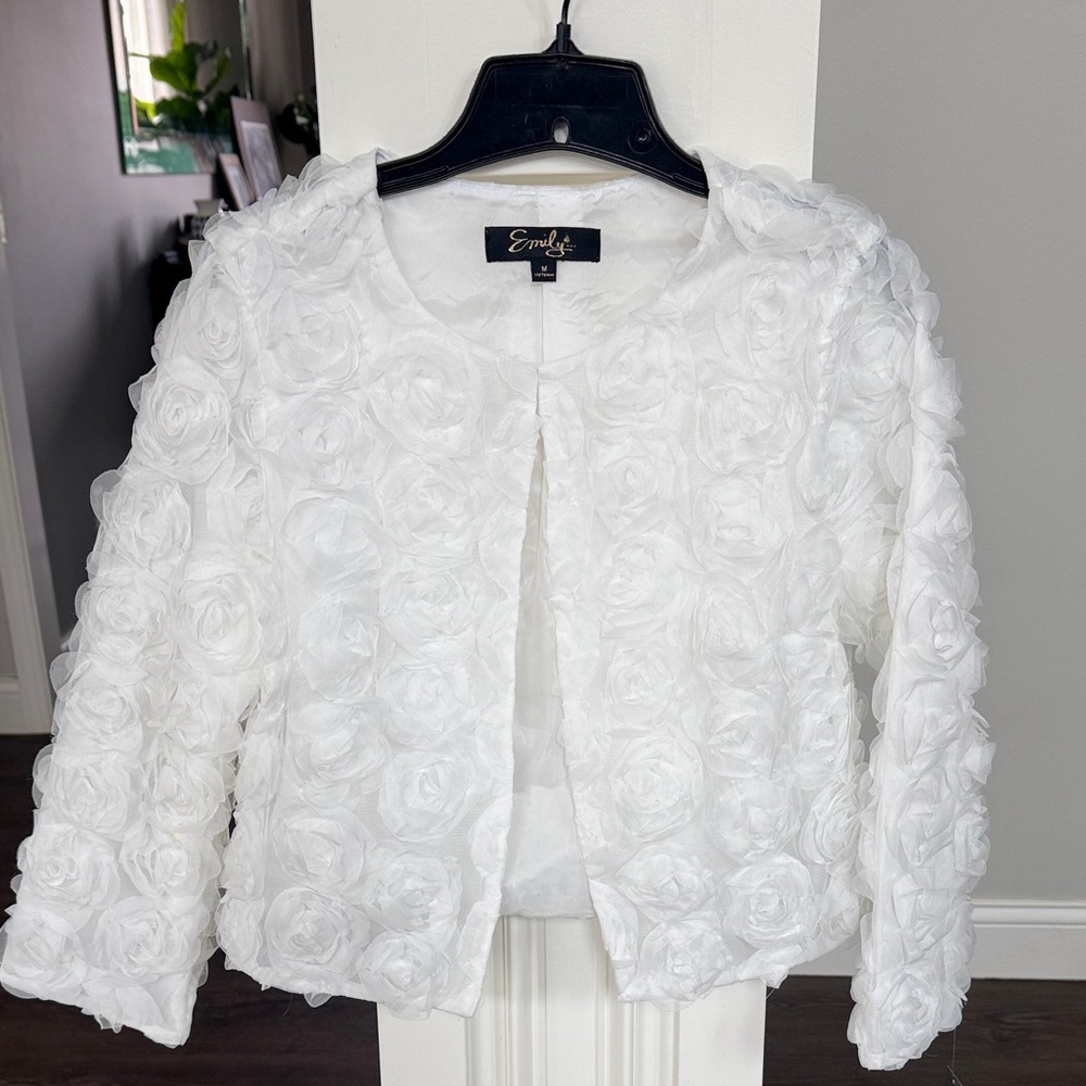 Emily NWT Rose Appliqué Floral White Jacket Medium